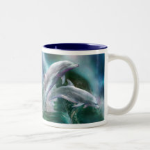 Danse de la tasse d'art de dauphins