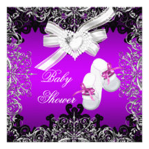 De fille de baby shower chaussures pourpres de but cartons d'invitation