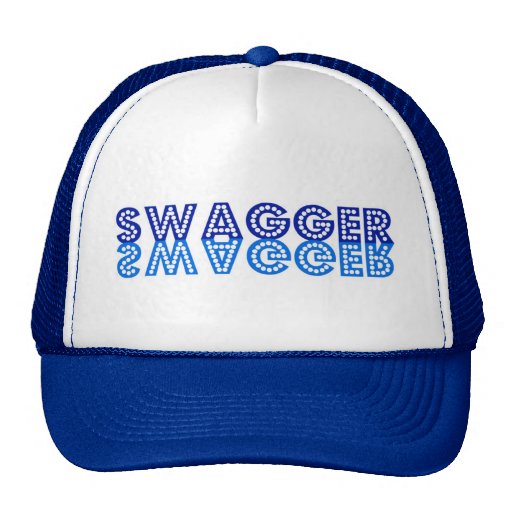 Démarche assurée dans le bleu casquette