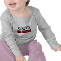 Demi de docteur… à moitié super héros t-shirt