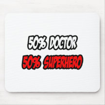 Demi de docteur… à moitié super héros tapis de souris