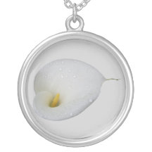 Demoiselles d'honneur épousant le collier