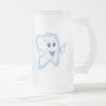 Dents heureuses saines tasses à café