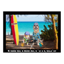 Deux chiens de surfer sur la plage posters