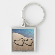 Deux coeurs dans le sable porte-clefs