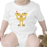 Deux côtés du même T-shirt de bébé de chameau de b t-shirts