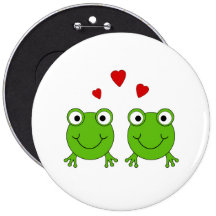 Deux grenouilles vertes avec les coeurs rouges badge avec épingle