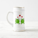 Deux grenouilles vertes avec les coeurs rouges tasse