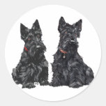 Deux terriers écossais noirs adhésif rond