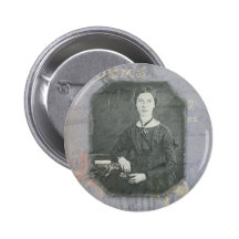 Dickinson s'est remélangé badge avec épingle