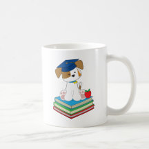Diplômé mignon de chiot tasse