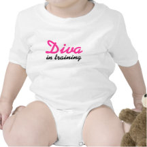 Diva dans la formation-- Chenille infantile T-shirt