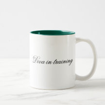 Diva dans la formation tasse à café