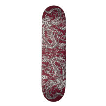 Dragon argenté sur la texture de cuir de vin rouge plateau de skateboard