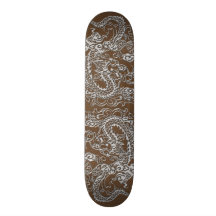 Dragon argenté sur la texture en cuir de Brown Skateboards Personnalisés