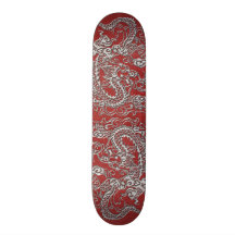 Dragon argenté sur la texture en cuir rouge plateau de skateboard