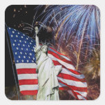 Drapeau américain, feux d'artifice et statue de la stickers carrés