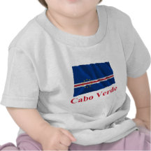 Drapeau de ondulation du Cap Vert avec le nom dans T-shirts