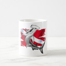 Drapeau de piqué avec le requin-plongeur de poisso tasse à café