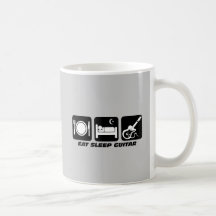 Drôle mangez la guitare de sommeil mug