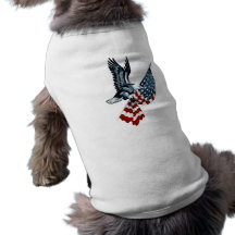 Eagle chauve avec le drapeau américain tee-shirts pour chien