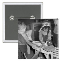 École d'infirmières : les années 1940 pin's avec agrafe