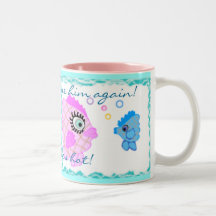 Écrasement de poissons mugs à café