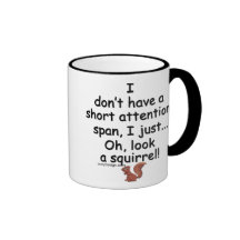 Écureuil court de durée d'attention tasse