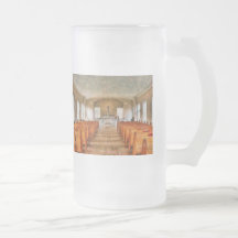Église - à l'intérieur d'une église tasses
