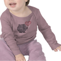 Éléphant avec le ballon de coeur t-shirts