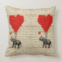 Éléphant et ballons en forme de coeur oreillers