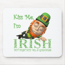 Embrassez-moi que je suis irlandais tapis de souris