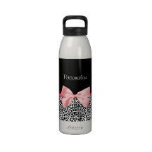 Empreinte de léopard à la mode et ruban rose avec  bouteilles d'eau réutilisables