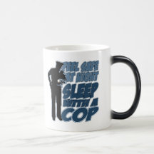 En sécurité de sentir, sommeil avec une cannette d tasse à café