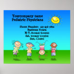 Enfants jouant dehors sur un signe de jour ensolei affiche