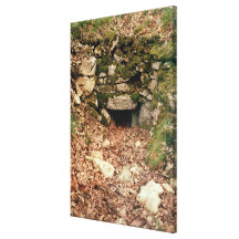Entrée couverte à un tumulus toiles tendues sur châssis