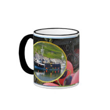 Entreprise de mer, bateau de crabe dans le port né mug à café