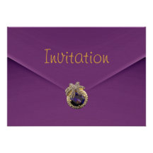 Enveloppe pourpre de bijou de velours d'invitation