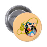 Femme de merveille avec l'arrière - plan de ville badge avec épingle