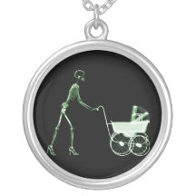 FEMME DE RAYON X ET VOITURE D'ENFANT SQUELETTIQUES COLLIER