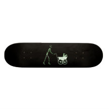 FEMME DE RAYON X ET VOITURE D'ENFANT SQUELETTIQUES PLATEAU DE SKATEBOARD