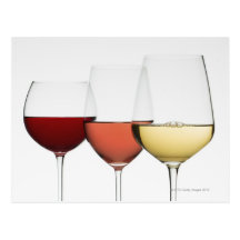 Fermez-vous des verres de différents vins carte postale