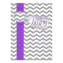 Fête d'anniversaire pourpre IMPRIMÉE du blanc gris invitations