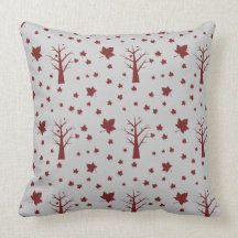 Feuille de chute et arbres nus coussin