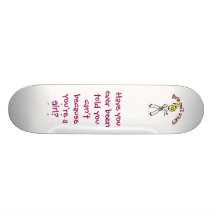 Fille blonde de karaté skateboards cutomisables