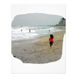 Fille courant sur la plage de la Floride Invitations