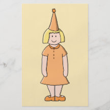Fille dans le chapeau orange de robe et de fête d' prospectus