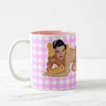 Fille de pin-up tasse à café