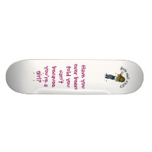 Fille foncée jouant la trompette skateboard customisable