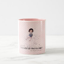 Fille romantique tasse à café